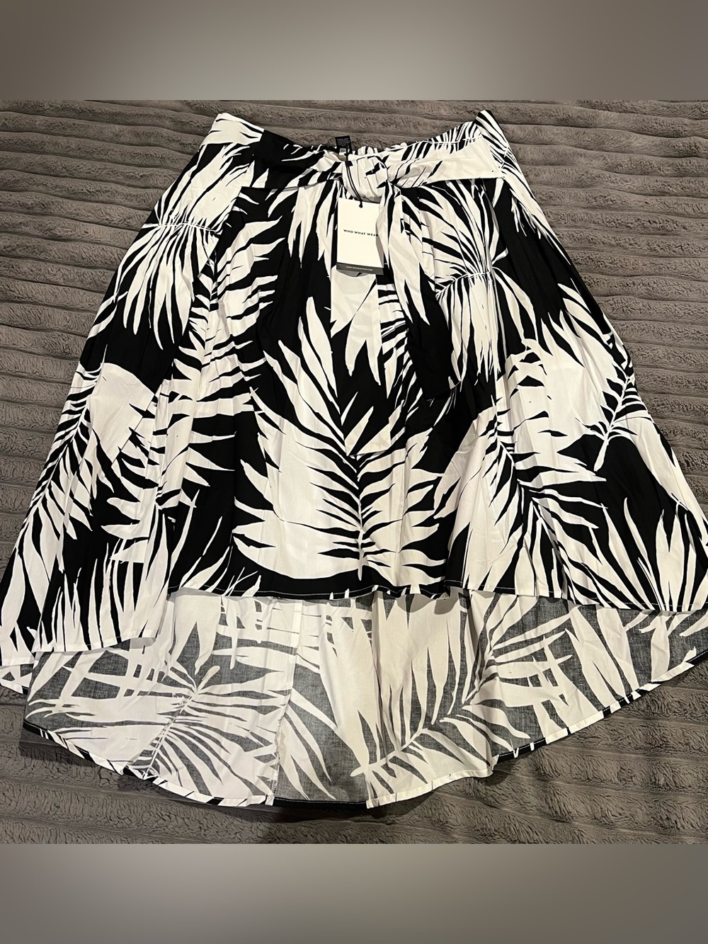 WHO WHAT WEAR HIGH LOW MIDI SKIRT LINED NEW TAGS SIZE 12 PALM DESIGN BLACK WHITE